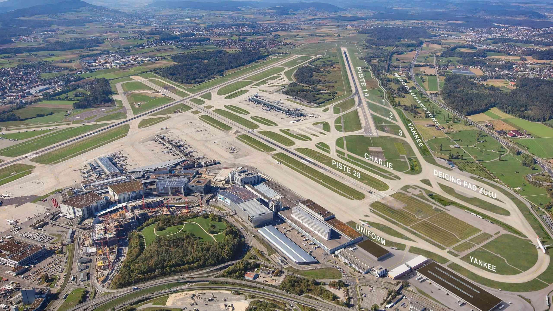 Zwitserland spreekt strategische kerosinereserves aan door dreigend tekort op luchthaven Zürich