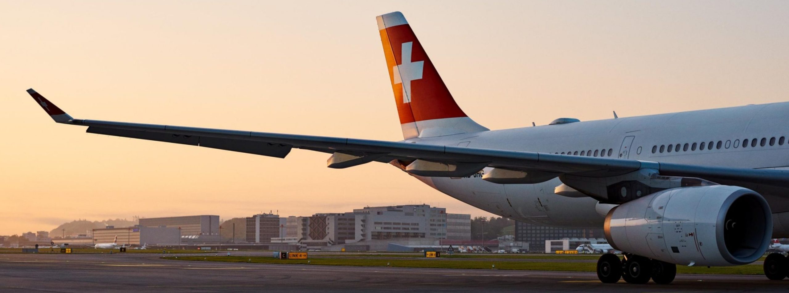 SWISS A330 naar New York moet uitwijken door beschadigde lader